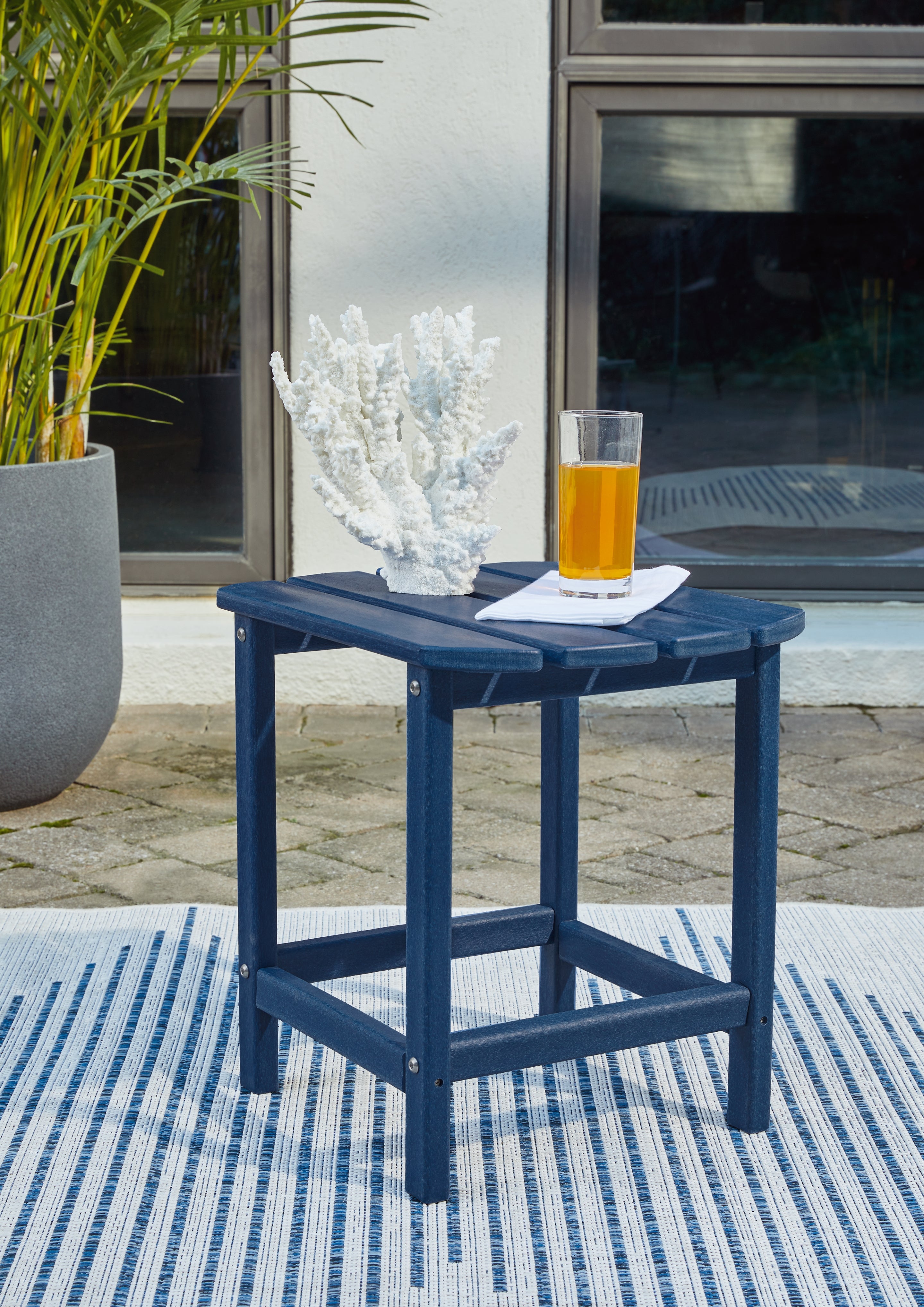 Elite Furniture Outlet - Ashley Furniture - Sundown Treasure Outdoor - End Table / Blue - P009-703