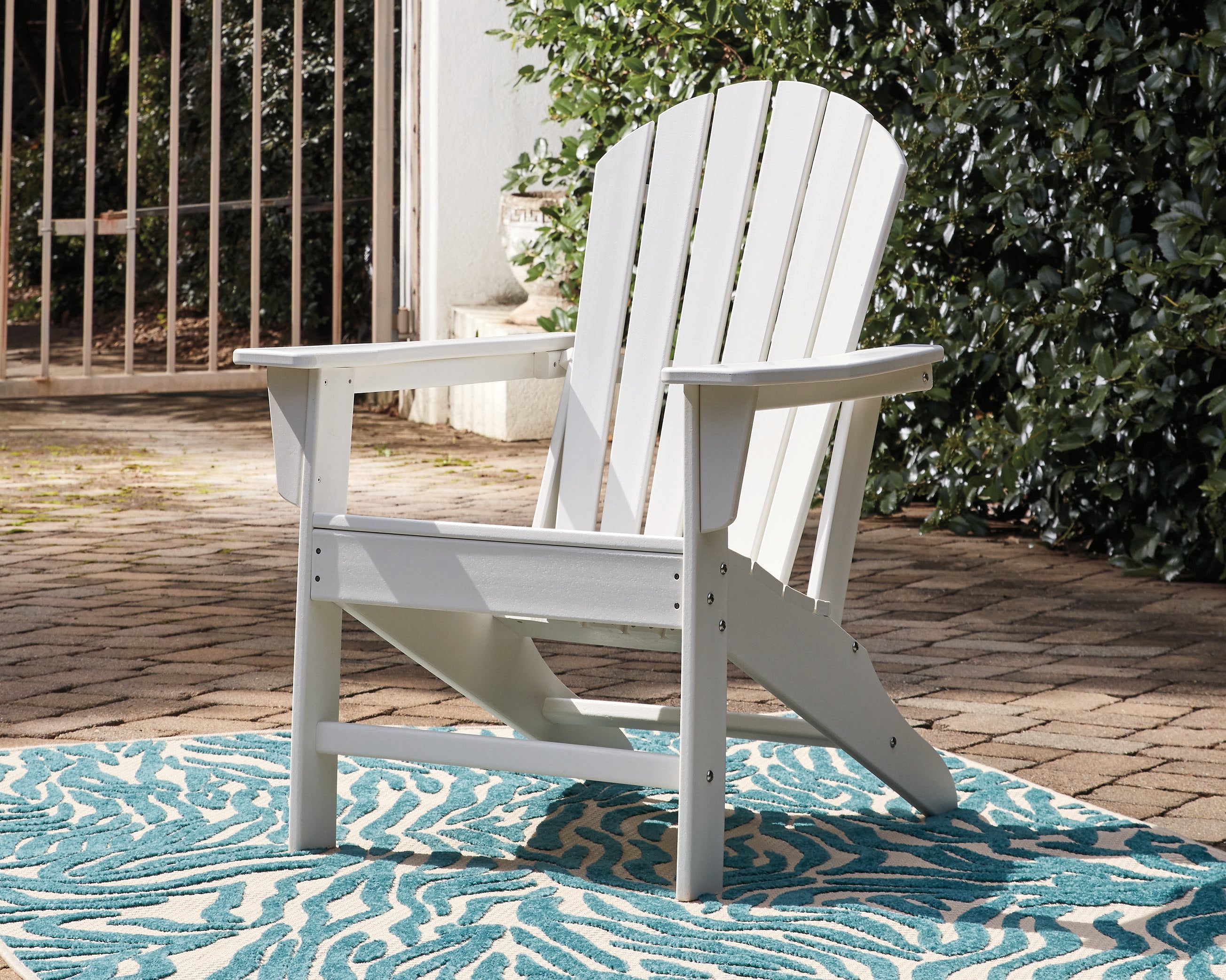Elite Furniture Outlet - Ashley Furniture - Sundown Treasure Outdoor - Adirondack Chair / White - P011-898