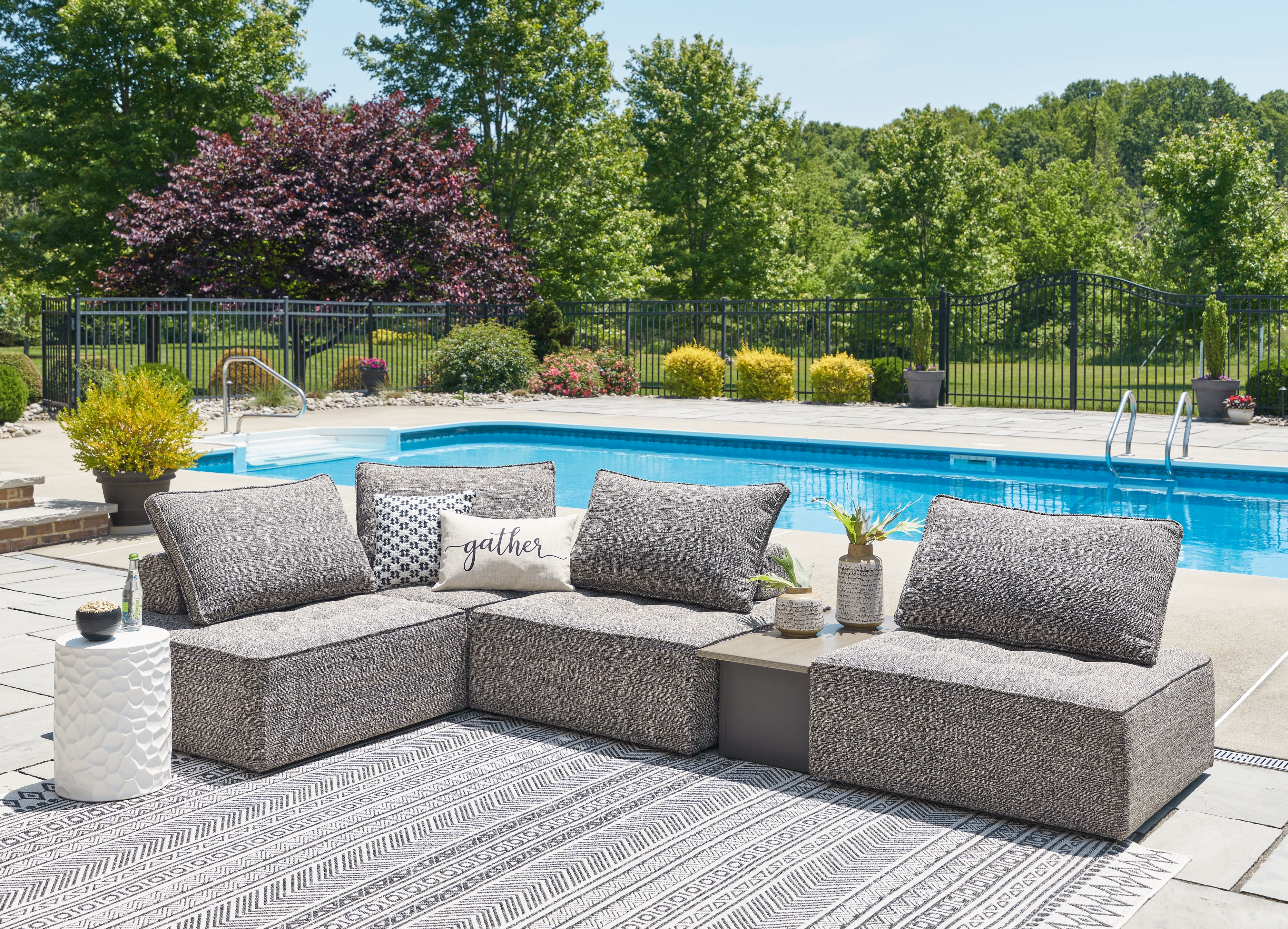 Elite Furniture Outlet - Ashley Furniture - Bree Zee Outdoor - 5-Piece Outdoor Sectional / Brown - P160P5