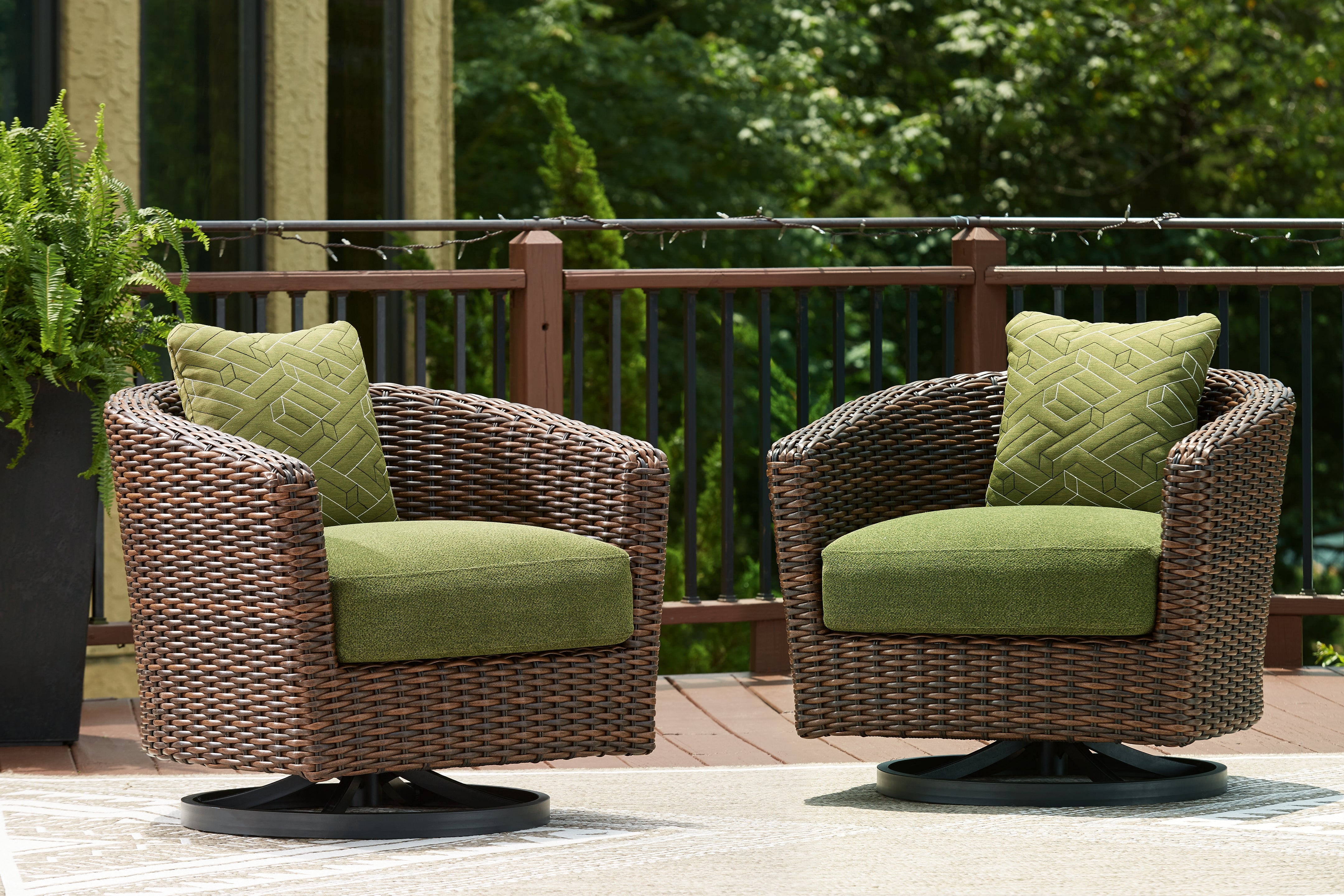 Elite Furniture Outlet - Ashley Furniture - Horizon Hall Outdoor - Swivel Lounge w/ Cushion / Brown/Green - P572-821