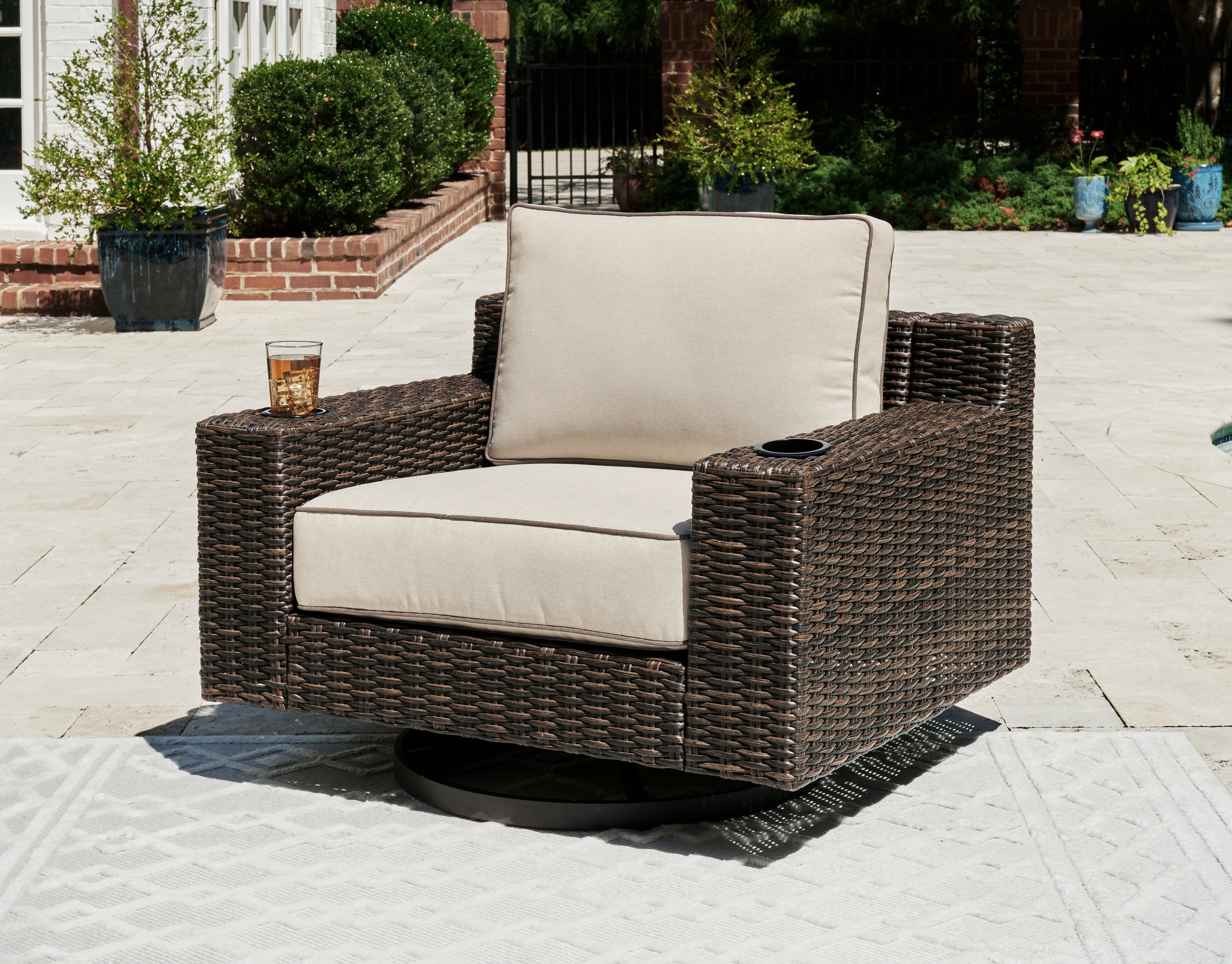 Elite Furniture Outlet - Ashley Furniture - Coastline Bay Outdoor - Swivel Lounge w/ Cushion / Brown - P784-821