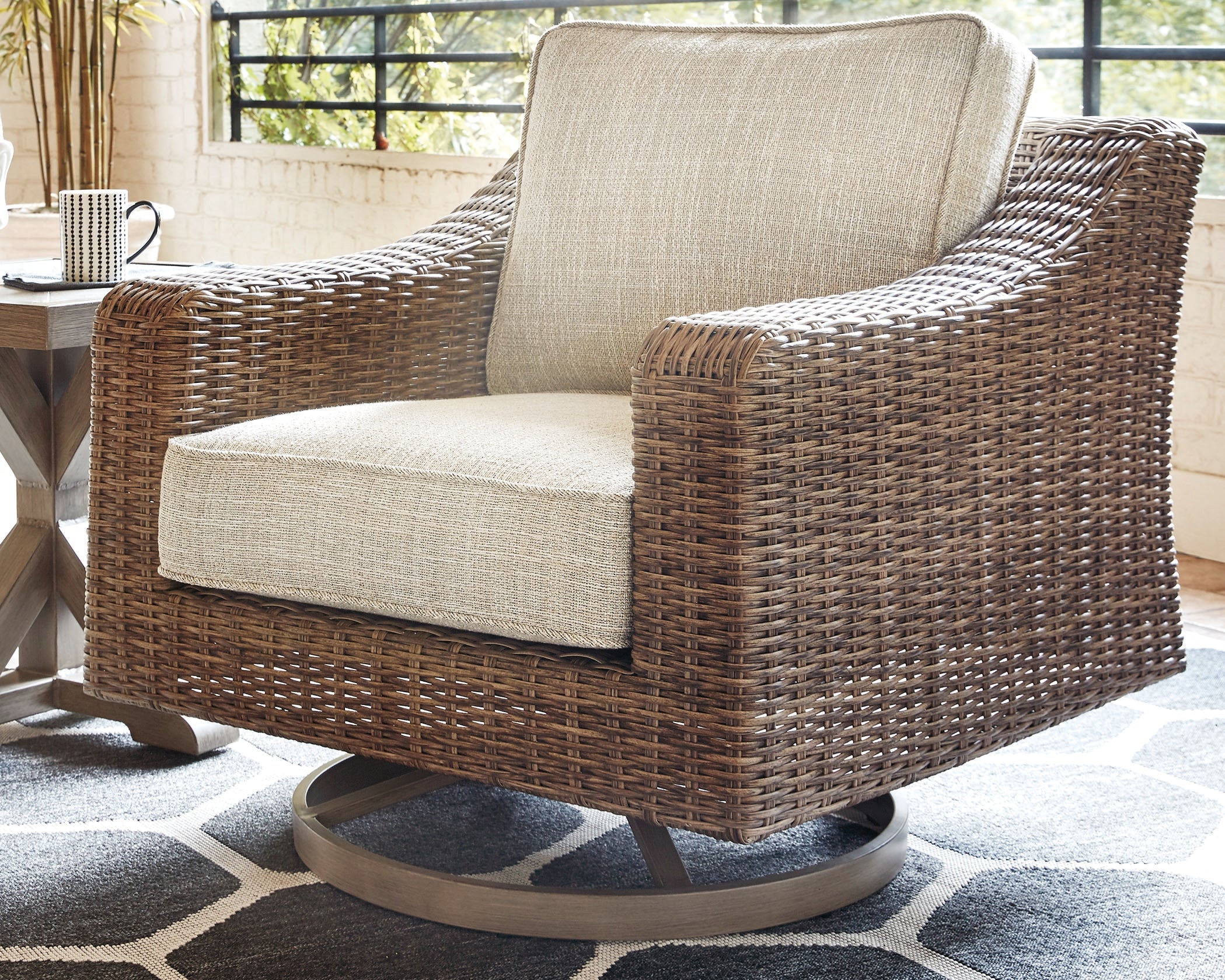 Elite Furniture Outlet - Ashley Furniture - Beachcroft Outdoor - Swivel Lounge Chair (1/CN) / Beige - P791-821