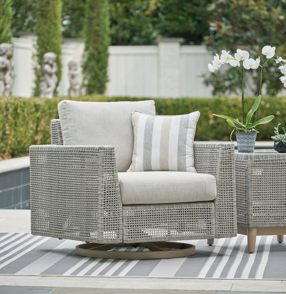 Elite Furniture Outlet - Ashley Furniture - Seton Creek Outdoor - Round Bar Table w/UMB OPT / Beige - P798-613