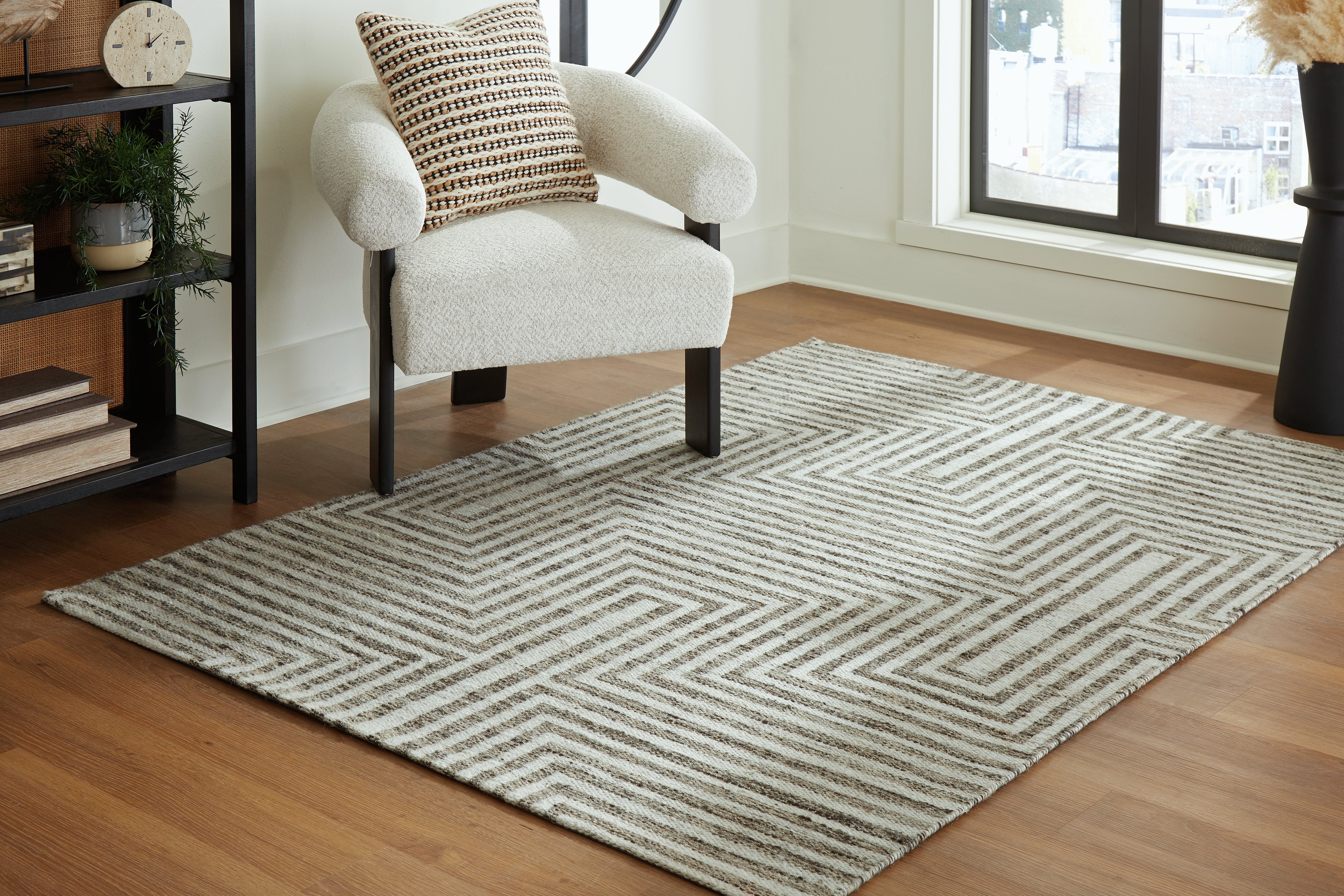 Elite Furniture Outlet - Ashley Furniture - Jossen Rug - 5' x 7' Rug / Ivory/Gray - R406832