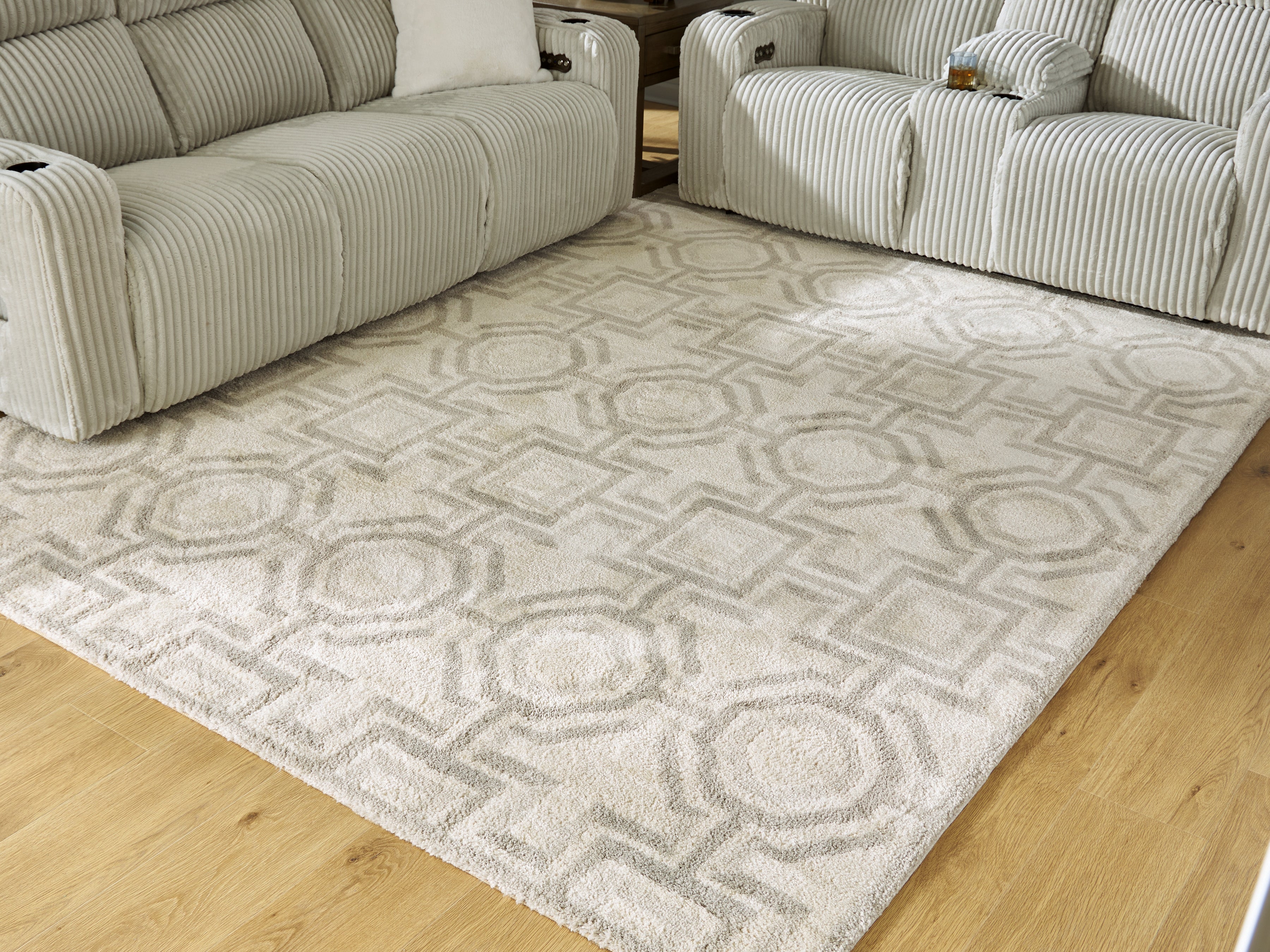 Elite Furniture Outlet - Ashley Furniture - Maconville Rug - Large Rug / Ivory/Gray - R407321