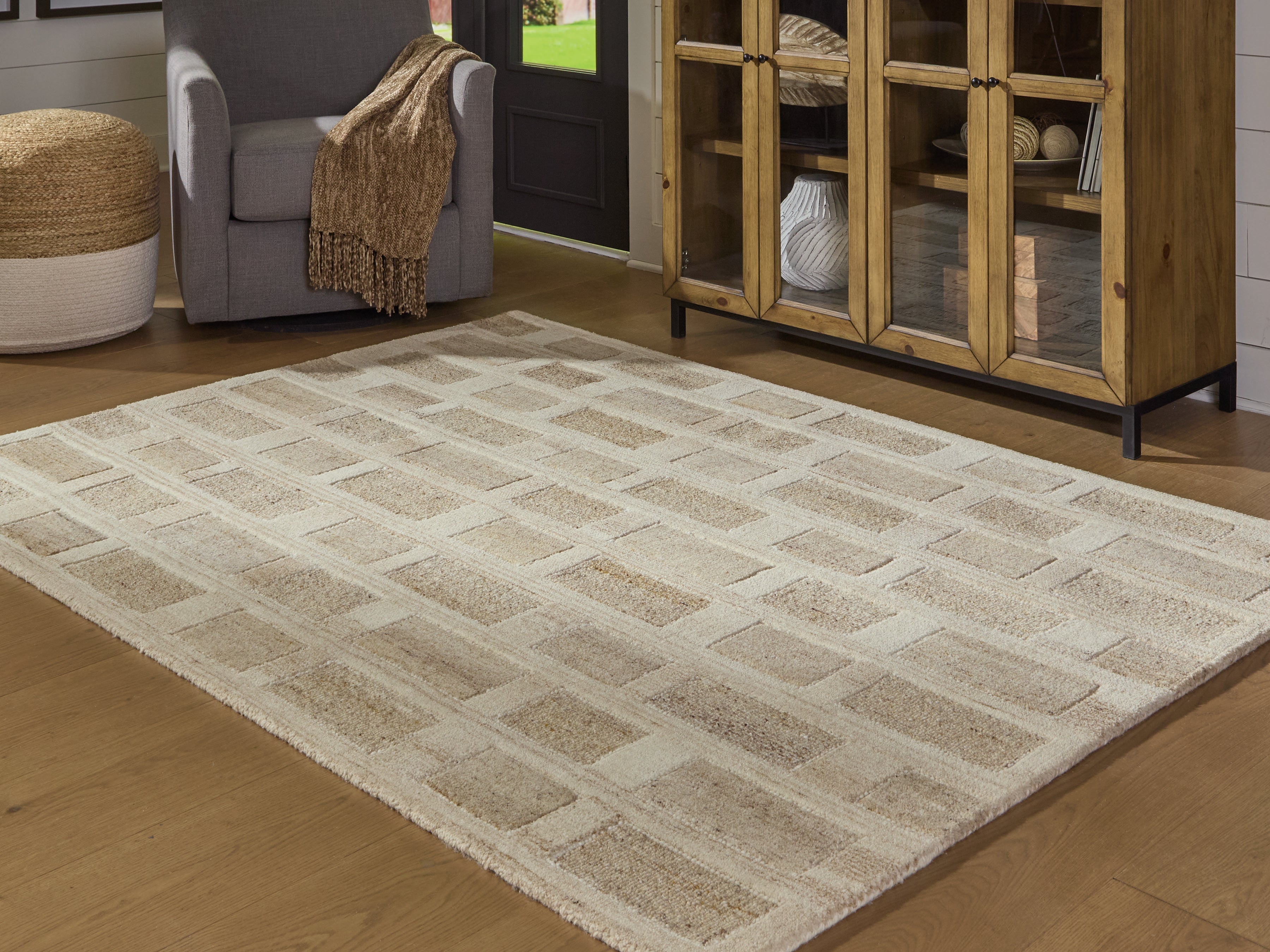 Elite Furniture Outlet - Ashley Furniture - Lisgrove Rug - 5' x 7' Area Rug / Tan/Brown/White - R407712