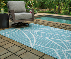 Elite Furniture Outlet - Ashley Furniture - Hulsia Rug - 5' x 7' Rug / Ivory/Aqua - R900122