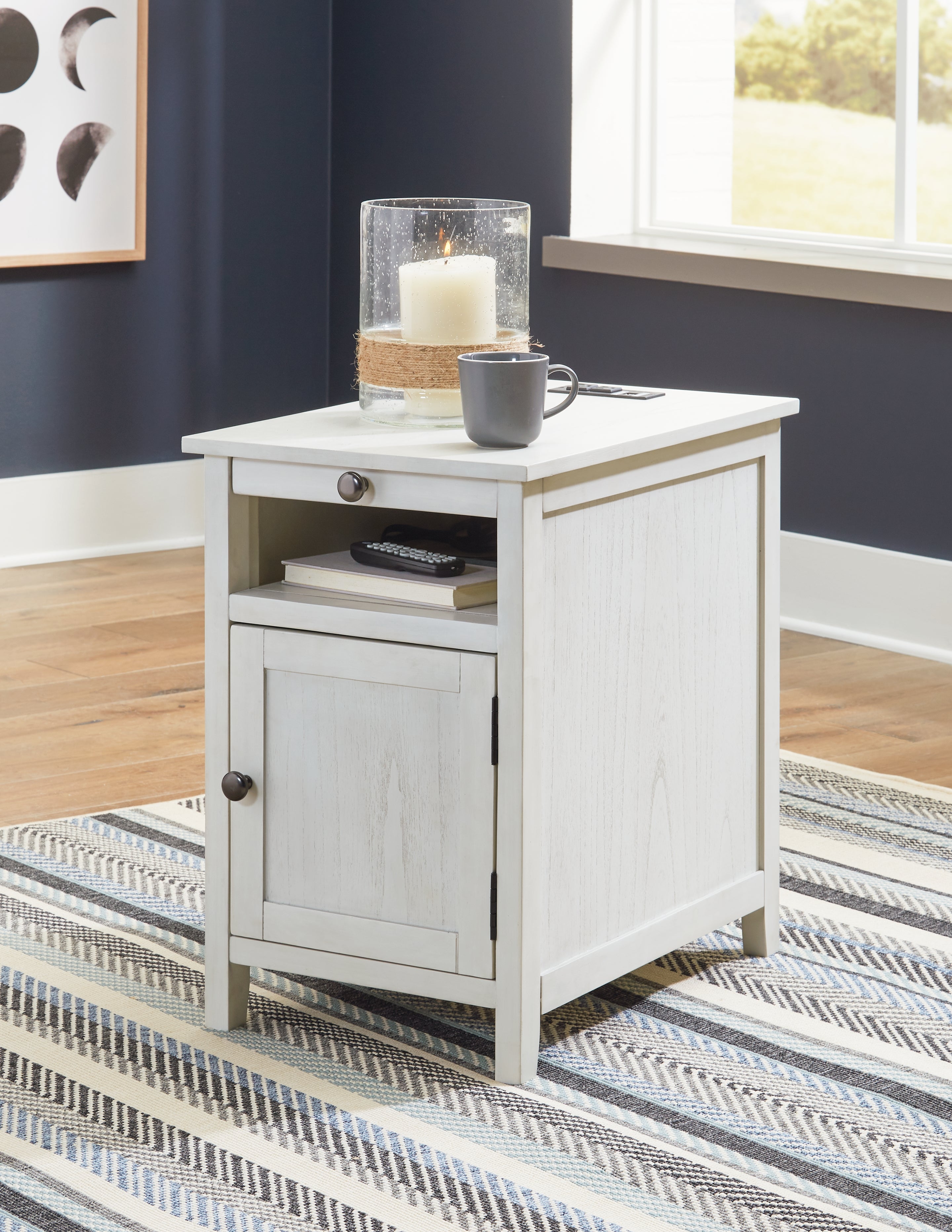 Elite Furniture Outlet - Ashley Furniture - Treytown Chairside End Table - Chair Side End Table / Antique White - T300-517