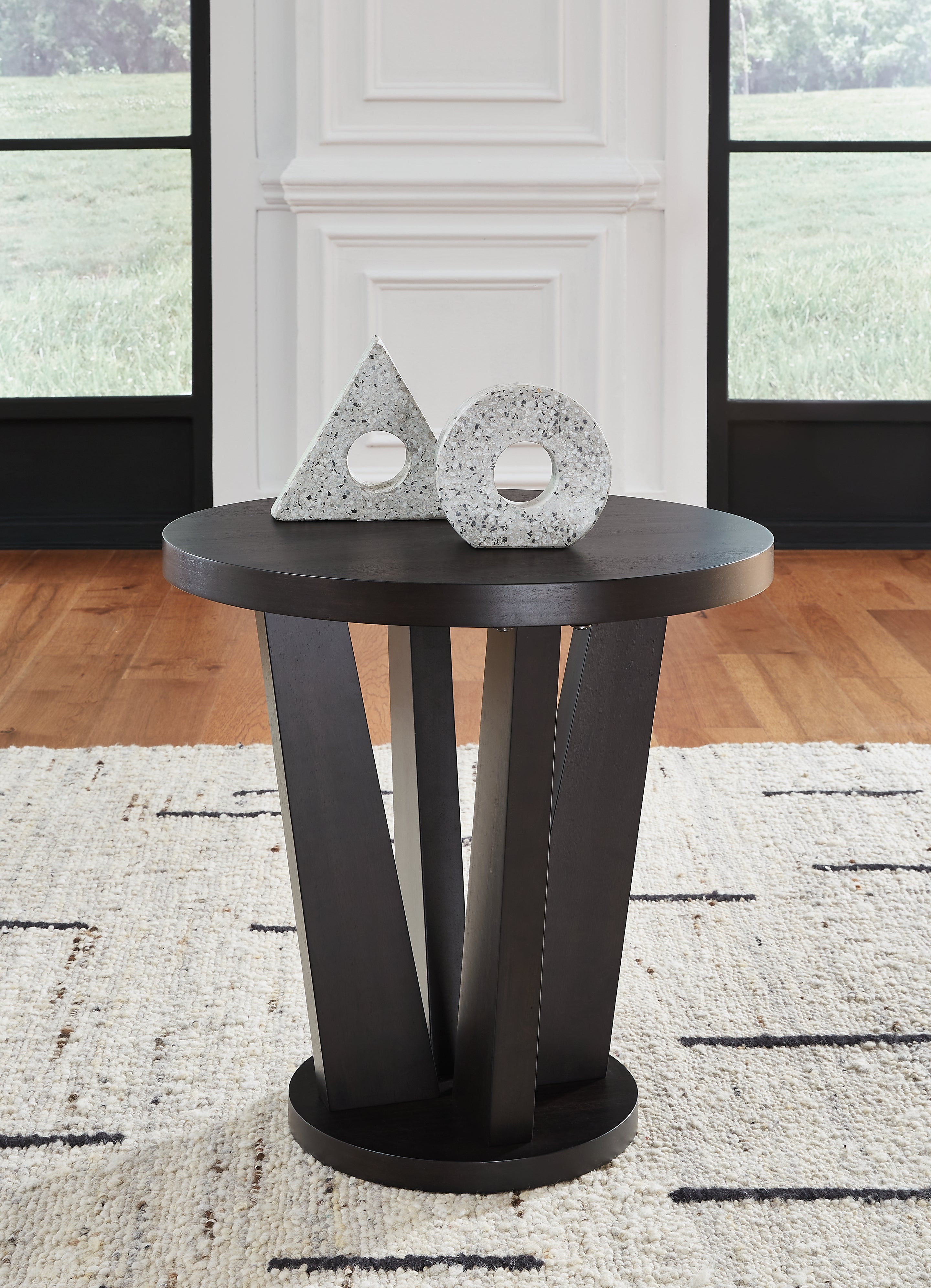 Elite Furniture Outlet - Ashley Furniture - Chasinfield End Table - Round End Table / Dark Brown - T458-6
