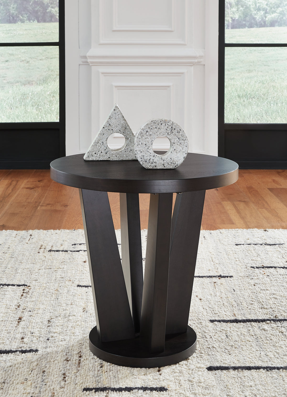 Elite Furniture Outlet - Ashley Furniture - Chasinfield End Table - Round End Table / Dark Brown - T458-6