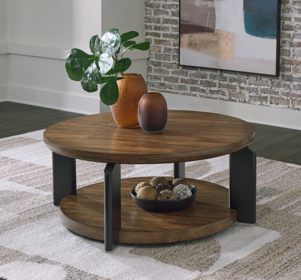 Elite Furniture Outlet - Ashley Furniture - Kraeburn Coffee Table - Round Cocktail Table / Brown/Black - T624-8
