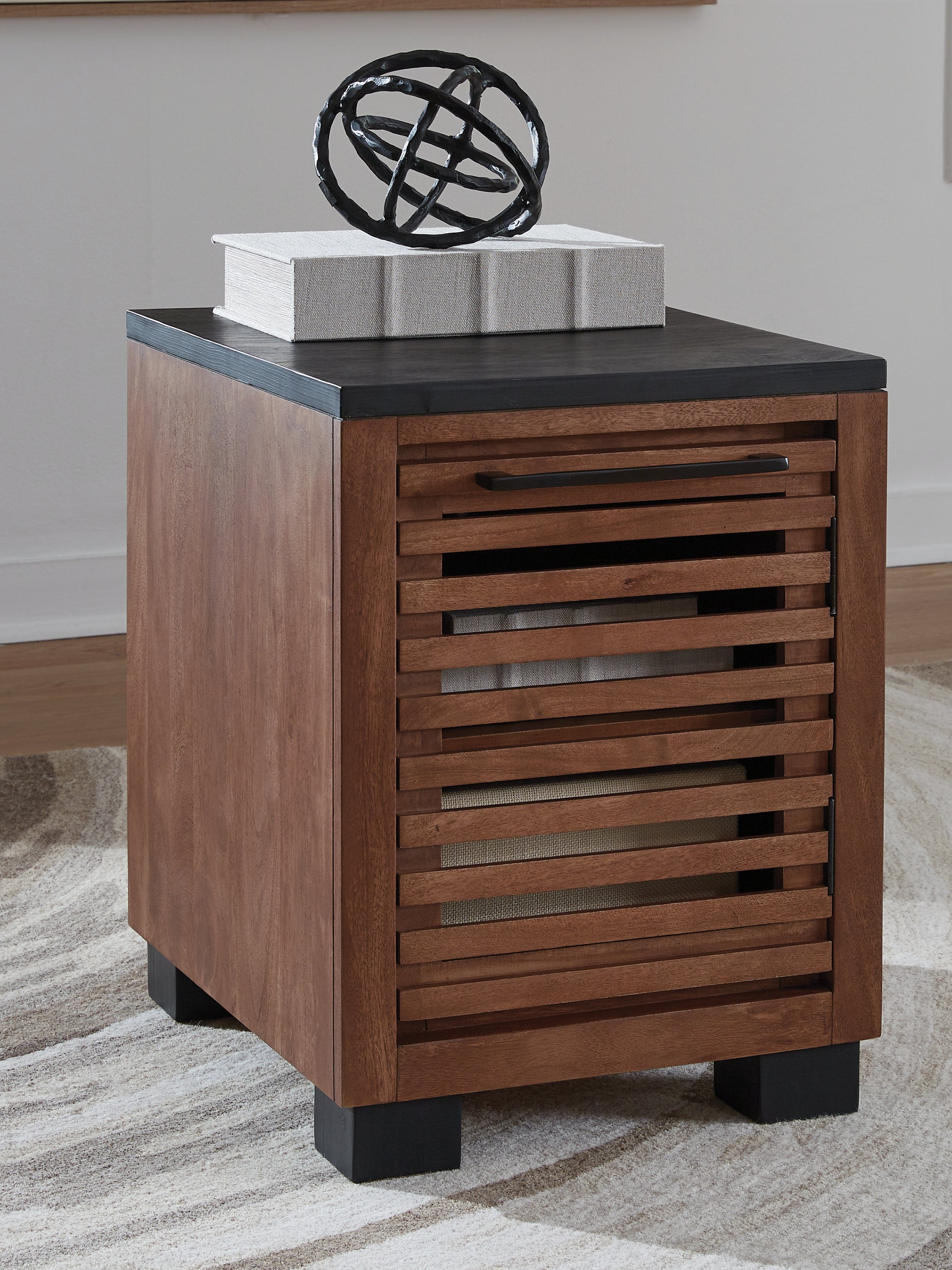 Elite Furniture Outlet - Ashley Furniture - Kallari Chairside End Table - Chair Side End Table / Warm Brown/Black - T737-7