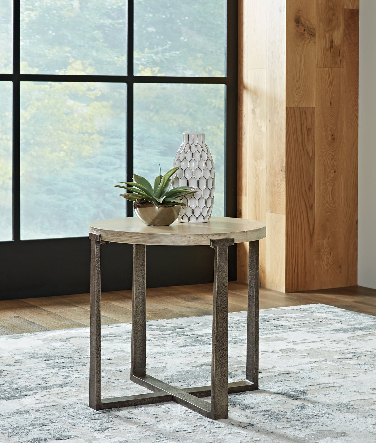 Elite Furniture Outlet - Ashley Furniture - Dalenville End Table - Round End Table / Gray - T965-6